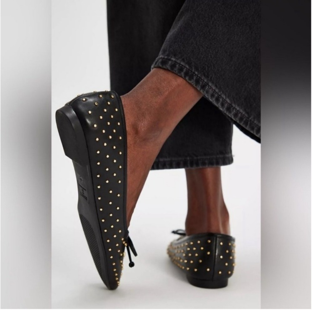 Schultz Arissa Ballet Flats Tiny Gold Studs Black Leather Feminine Bow SZ 6.5‎